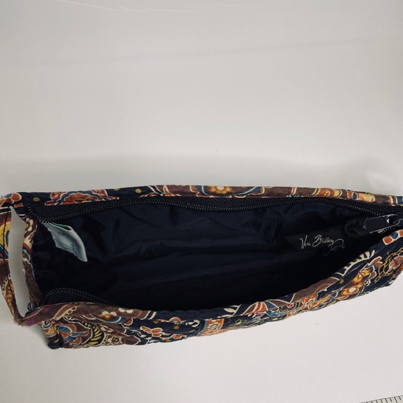 $5 when Bundled with 2 other items. 
Lot of 2 -Vera Bradley Kensington Pattern - Picture 7 of 14